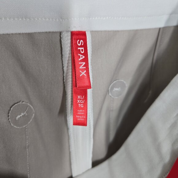 SPANX Women’s White Stretch Tailored Shorts 4'' Size XL  NWT - Picture 8 of 9